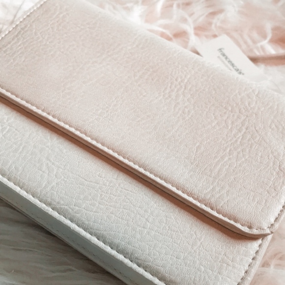 MEGA SALE! 2 in 1 Ivory Crossbody Bag - Picture 2 of 8
